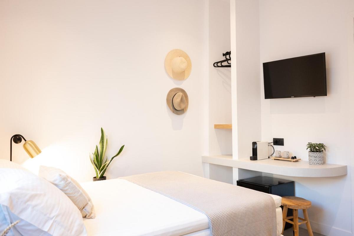 Eleana Hotel Tinos Exterior photo
